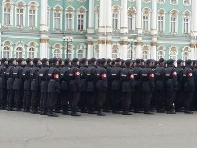 Репетиция парада ко Дню Победы, Дворцовая пл., СПб., апр. 2016. Фото Фото - Ксении Шилиной, источник - www.facebook.com/artem.langenburg Репетиция парада ко Дню Победы, Дворцовая пл., СПб., апр. 2016. Фото Фото - Ксении Шилиной, источник - www.facebook.com/artem.langenburg