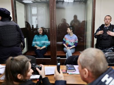 Женя Беркович и Светлана Петрийчук в зале суда. Фото: t.me/mediazona_exclusive Женя Беркович и Светлана Петрийчук в зале суда. Фото: t.me/mediazona_exclusive